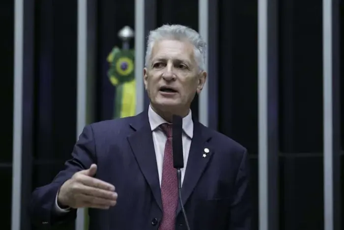 Avança na Câmara PL do piso do magistério