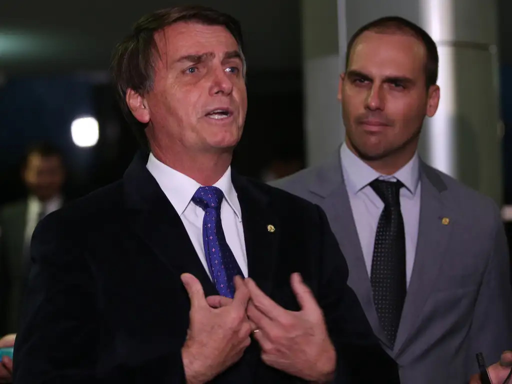 Se Eduardo Bolsonaro for preso também, como tudo indica, Bolsonaro apoiará o Flávio. Foto: Fábio Rodrigues Pozzebom/Agência Brasil.