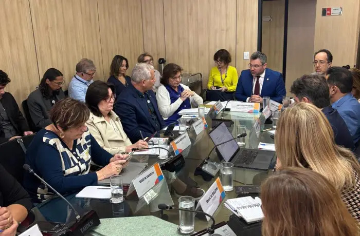 14ª reunião do Fórum de acompanhamento do piso salarial profissional nacional do magistério, na sede do Ministério da educação, em Brasília. Foto: CNTE.