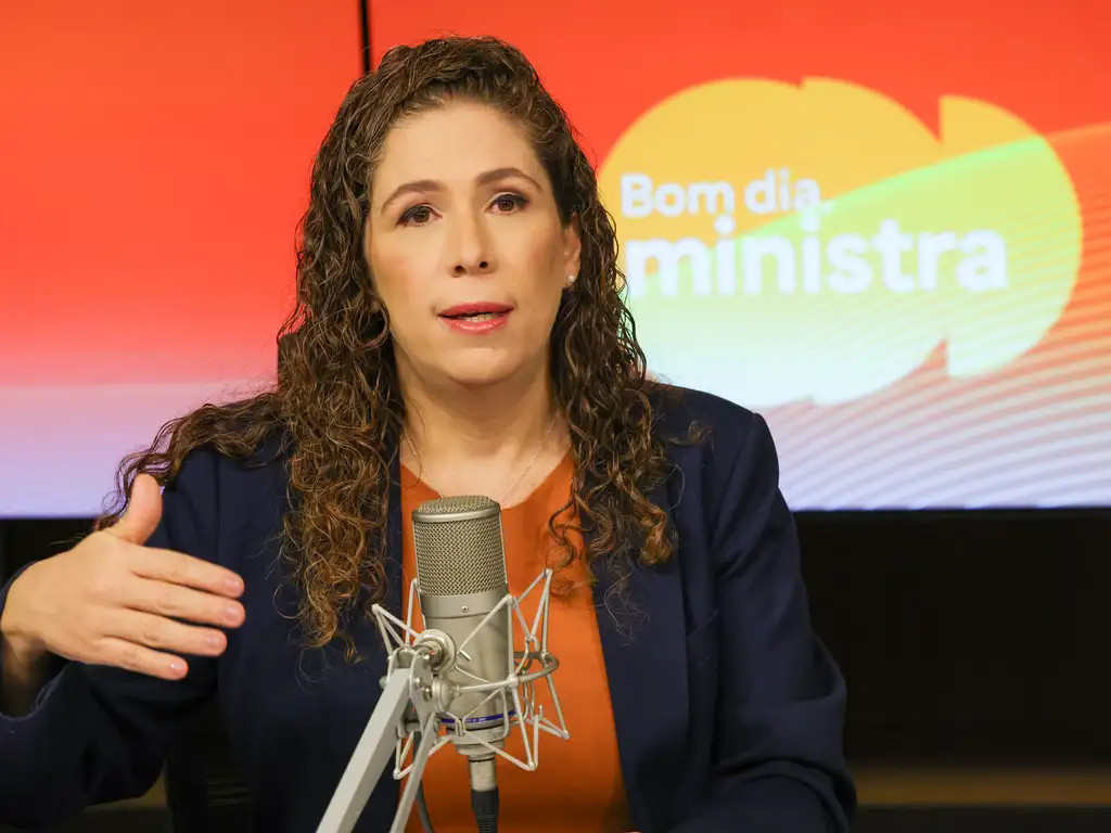 Esther Dweck, ministra da Gestão e da Inovação em Serviços Públicos. Foto: Fabio Rodrigues-Pozzebom/ Agência Brasil.