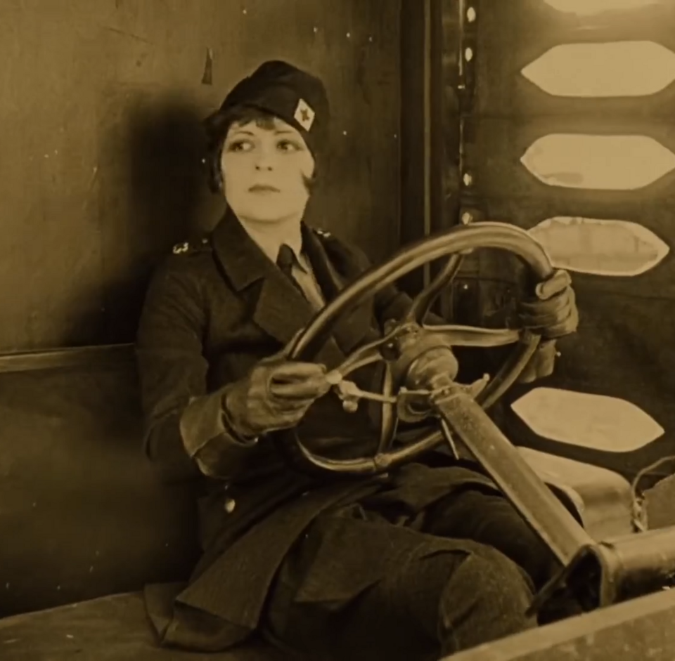Atriz Clara Bow, um dos destaques do elenco de Wings. Foto: Domínio Público